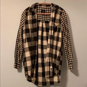 Medium Black and White Checkered Flannel AE